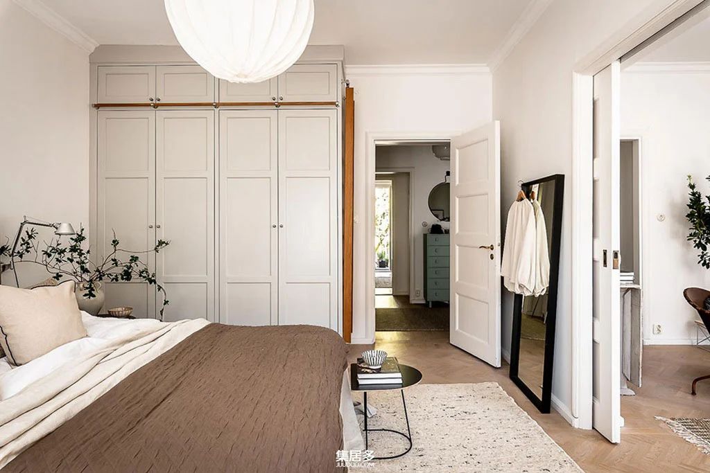 复古温暖明亮的斯堪的纳维亚公寓-23