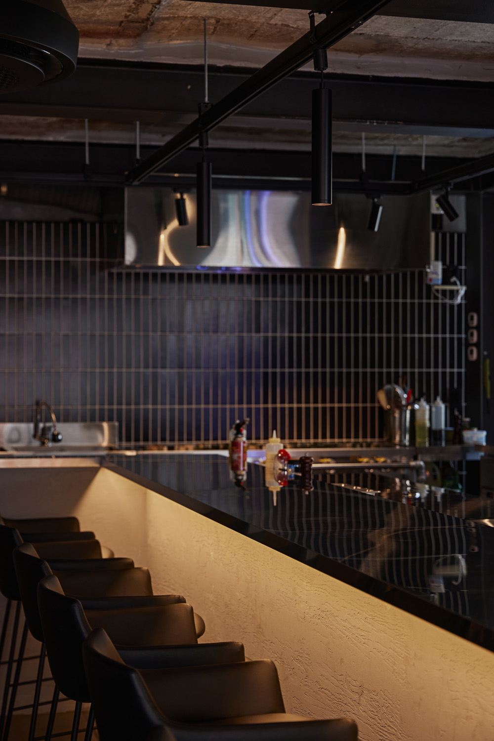 16 坪清新小酒馆，单价预算的室内设计佳作-18