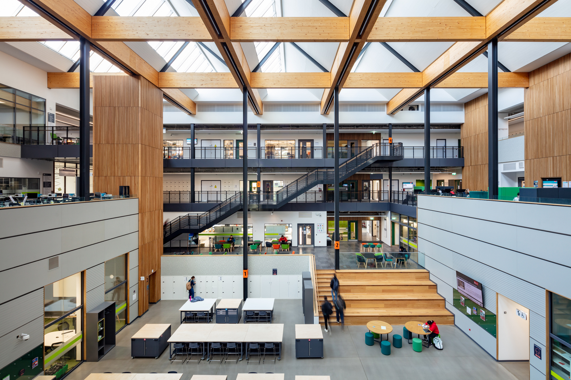 英国布里斯托大学工程学院丨AHR-24