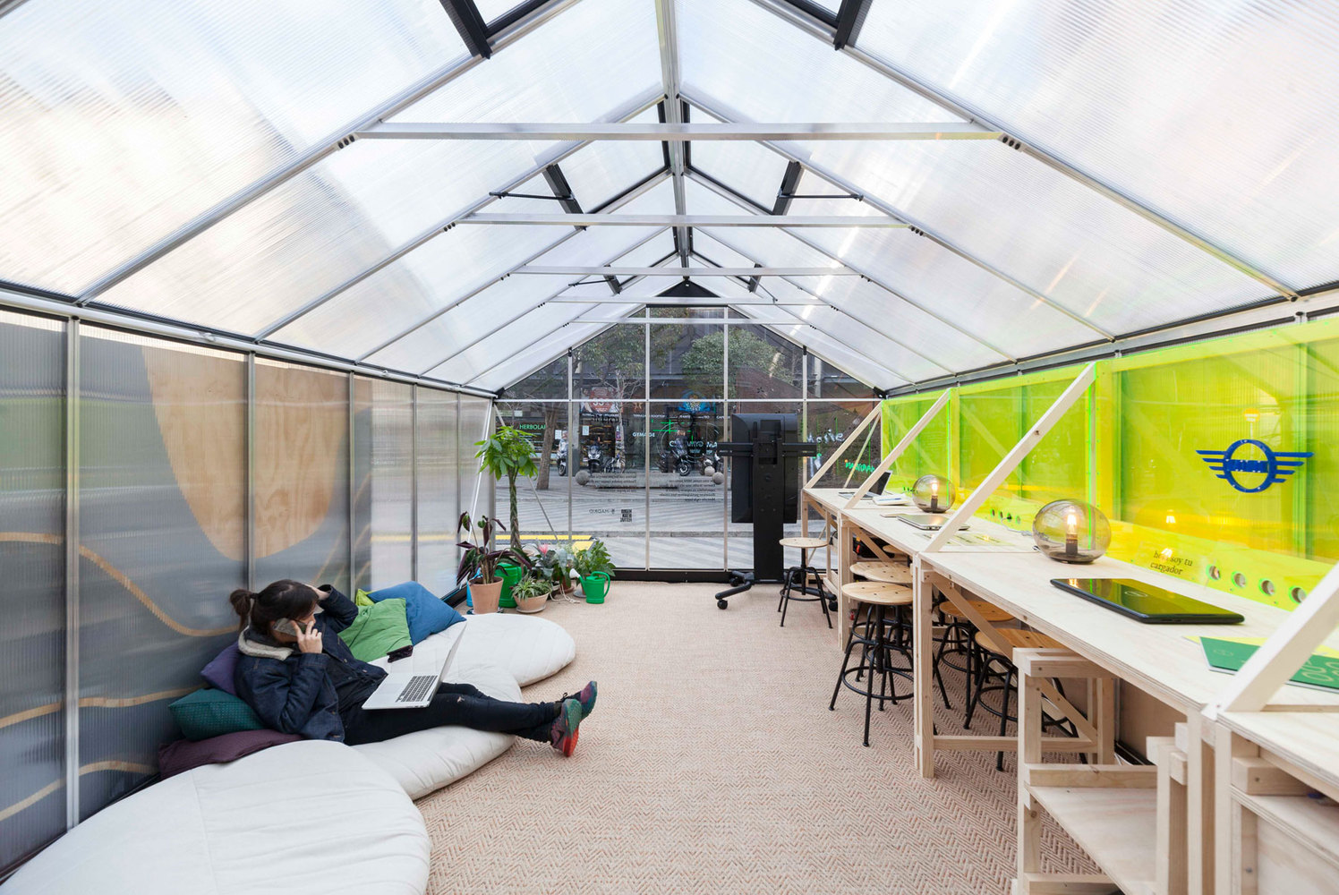 马德里“月光山”公共空间装置-29