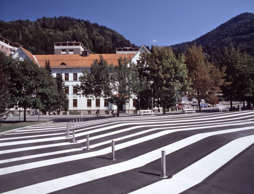 Čufar 广场 · 高科技城市活力空间丨Bruto 和 Scapelab-4