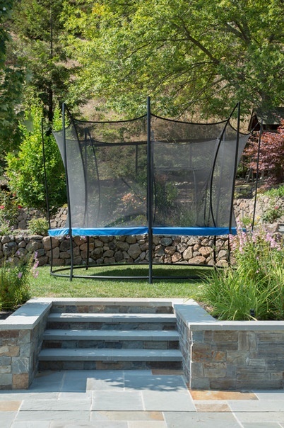 My Houzz: A Family Backyard for Dining, Relaxing, Swimming and Playing - Decor Ideas-41
