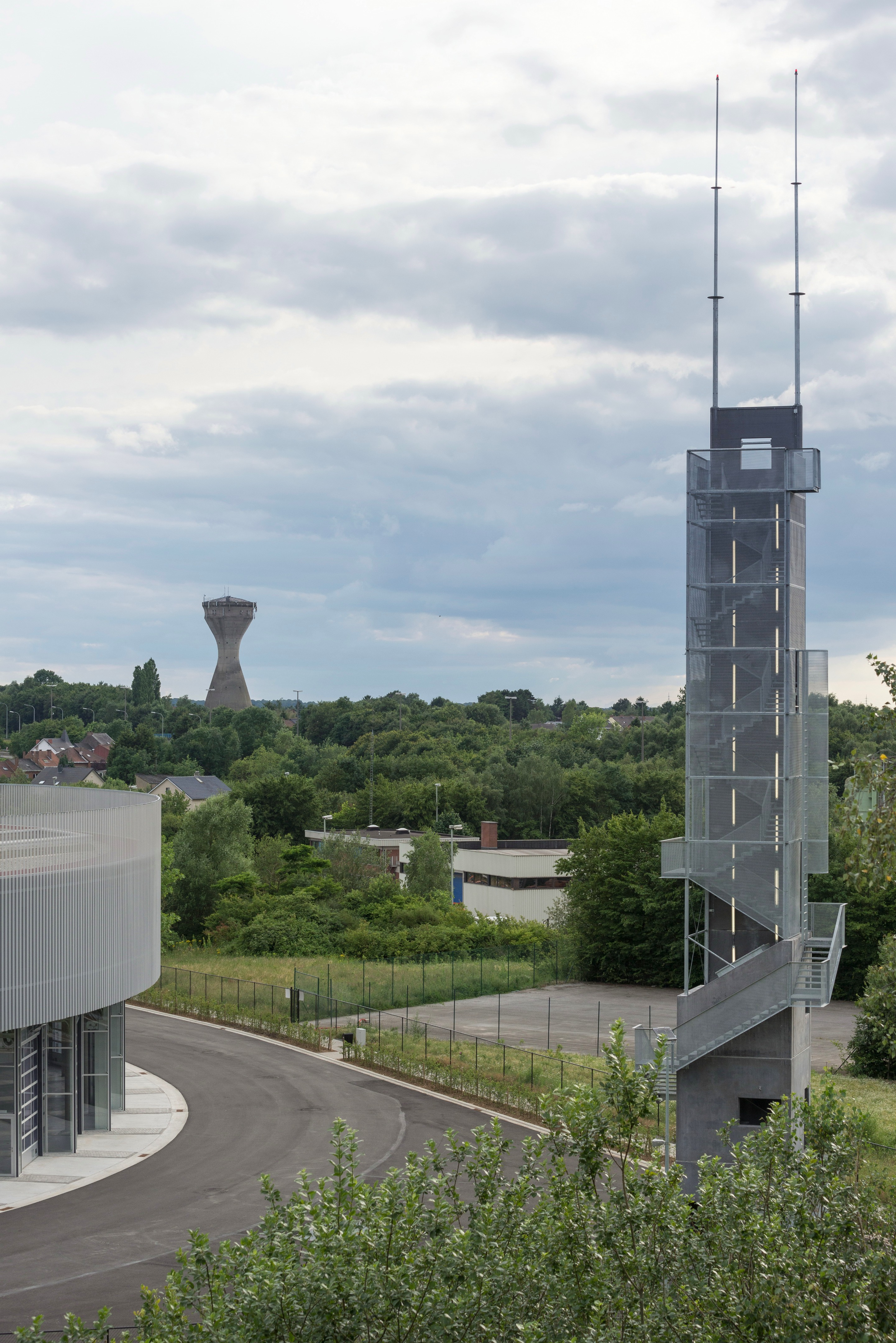 简约功能,环保节能的消防站设计-56