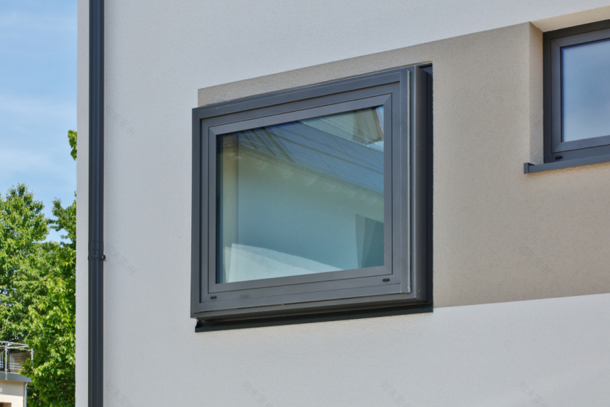 Wohnhaus und Gewerbe am Marktplatz Deckenpfronn - buerohauser-64