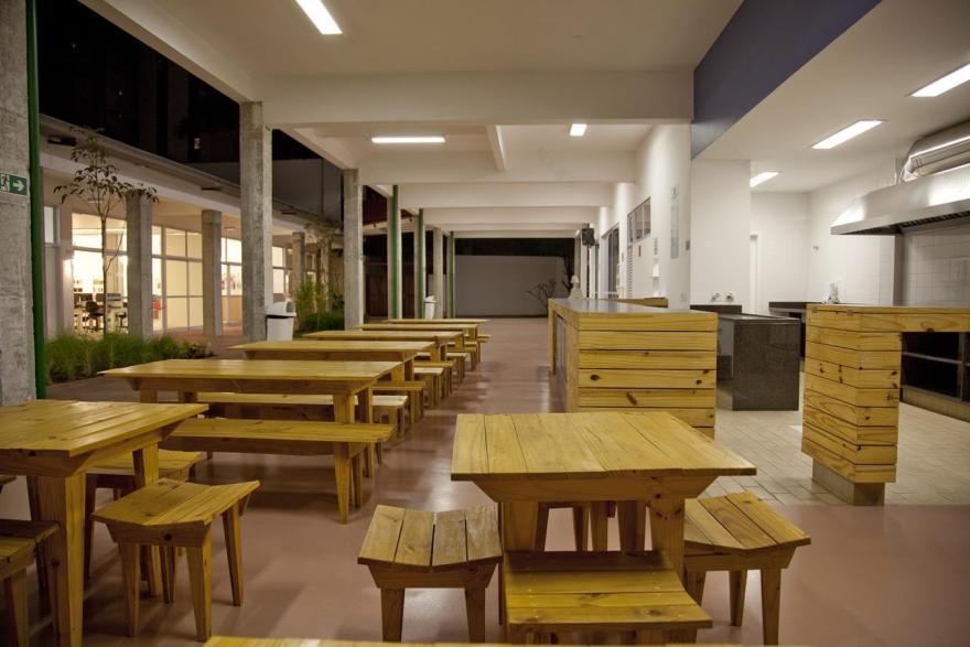 圣保罗市垂直改革两座仓库创建新型学校-10