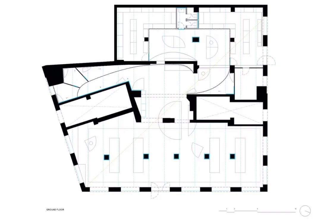 浅蓝色系的极简服装店设计丨意大利丨Modes Cagliari-32
