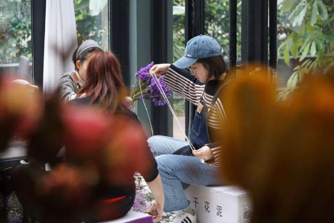 浪漫花艺装点白鲸餐厅,温暖冬日空间-40