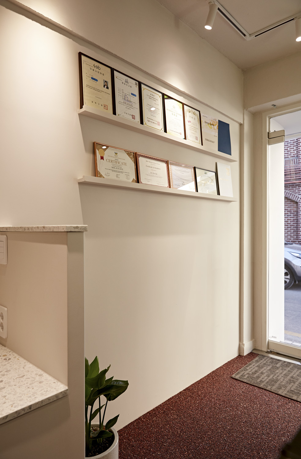 10 坪美丽小店，打造温馨咖啡馆氛围-11