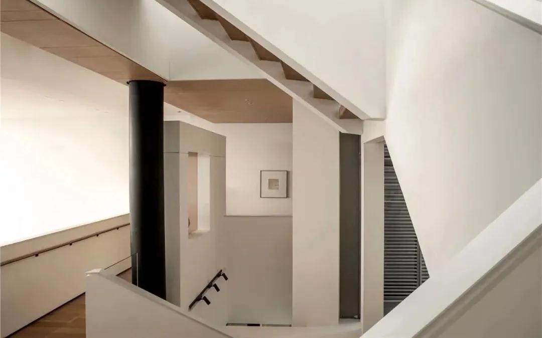 重庆绿城地产晓风映月销售中心-11