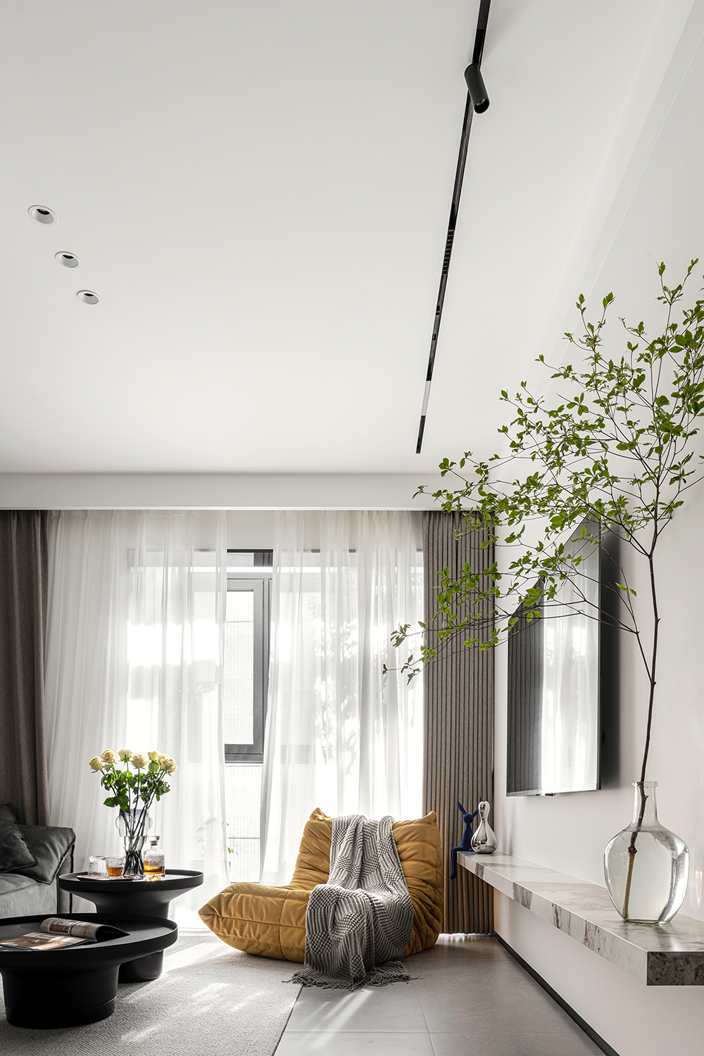 繁花似锦 · 现代极简私宅设计丨广州艺鸿装饰-17