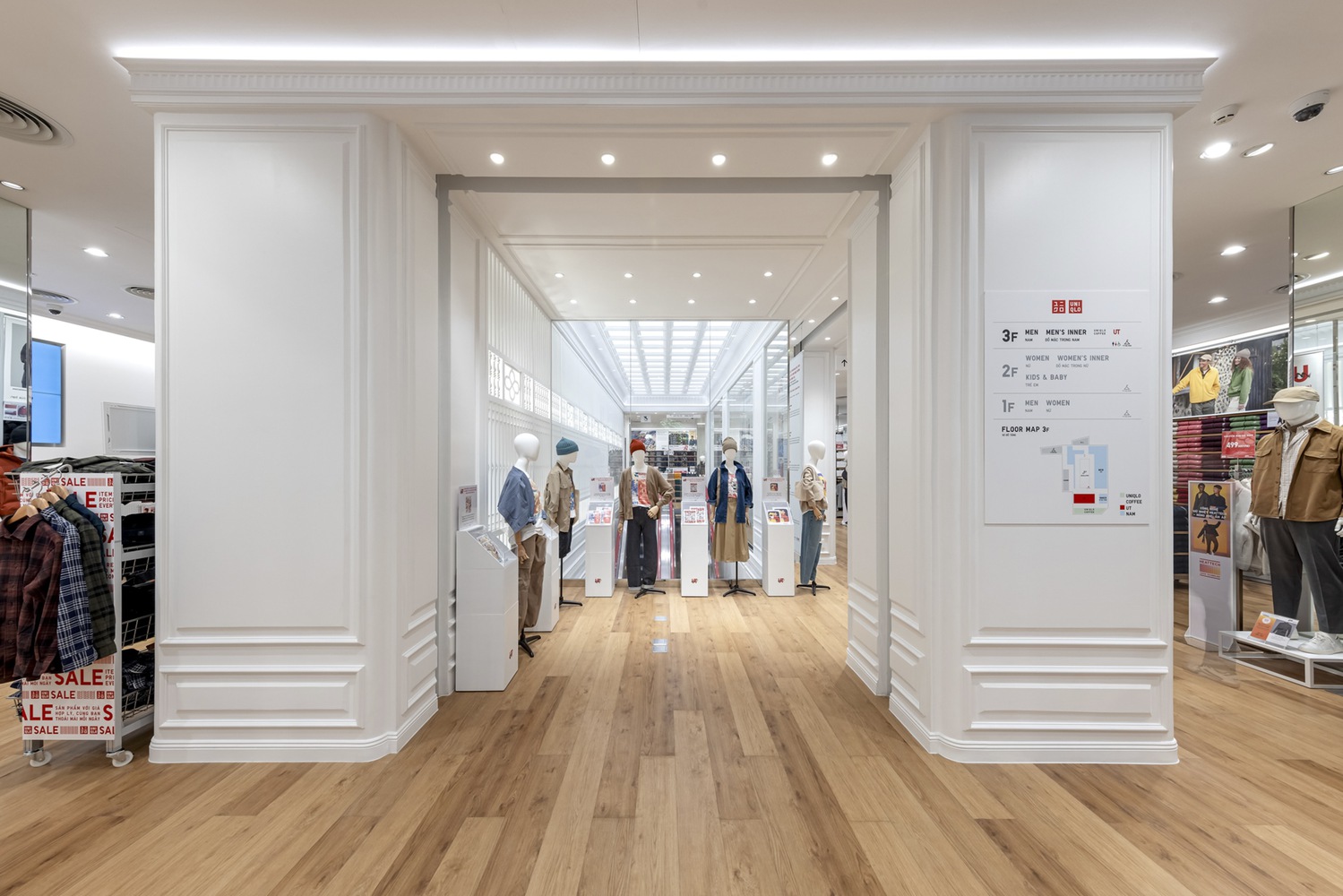 越南优衣库河内旗舰店丨越南河内丨红色设计集团-17