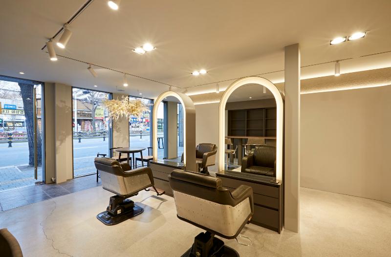 照明点睛的 58 平米现代婚庆店室内设计-9