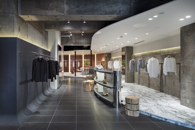 青柳瑞音（假设CADUNE是姓名的特殊罗马字表达形式，AOYAMA通常是姓氏青柳或青山等，这里统一按常见配合组合理解为名字进行翻译，若有更好的背景信息结果可能不同） 丨日本东京丨AtMa inc.-31