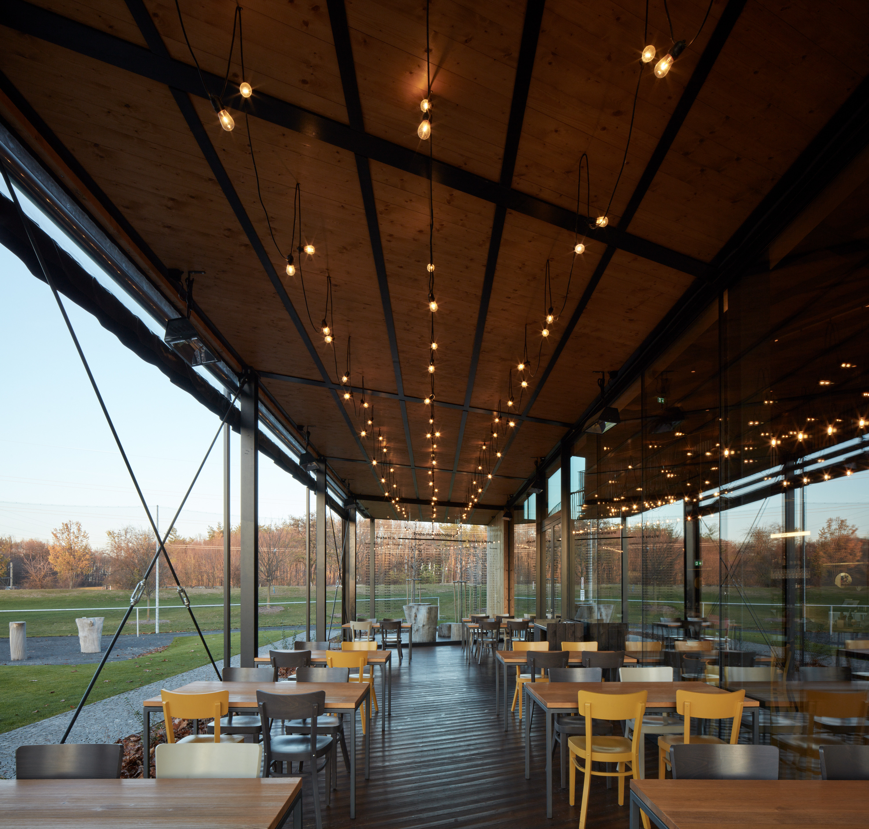 Prague Hostivar H2 啤酒餐厅设计-34