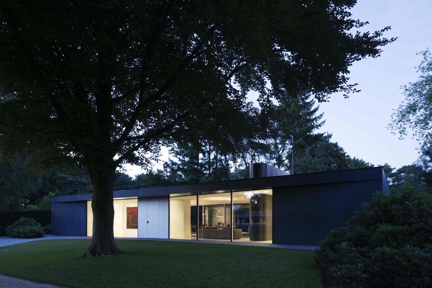 Conceived as a Minimalist Geometric Composition this Wonderful Construction Perfectly Integrates the Interior with The Exterior-24