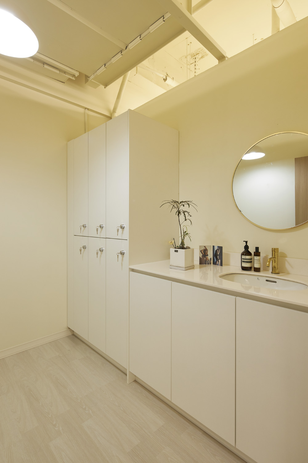 白色与木质，打造高级设计感的 26 平米小空间-16