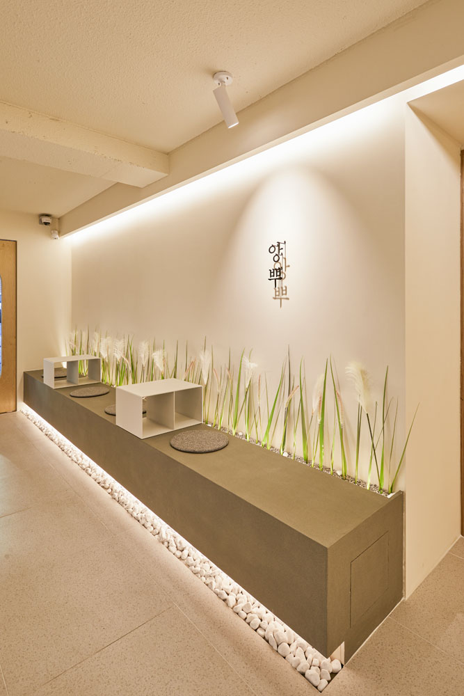 十平米咖啡馆的极简设计魅力-11