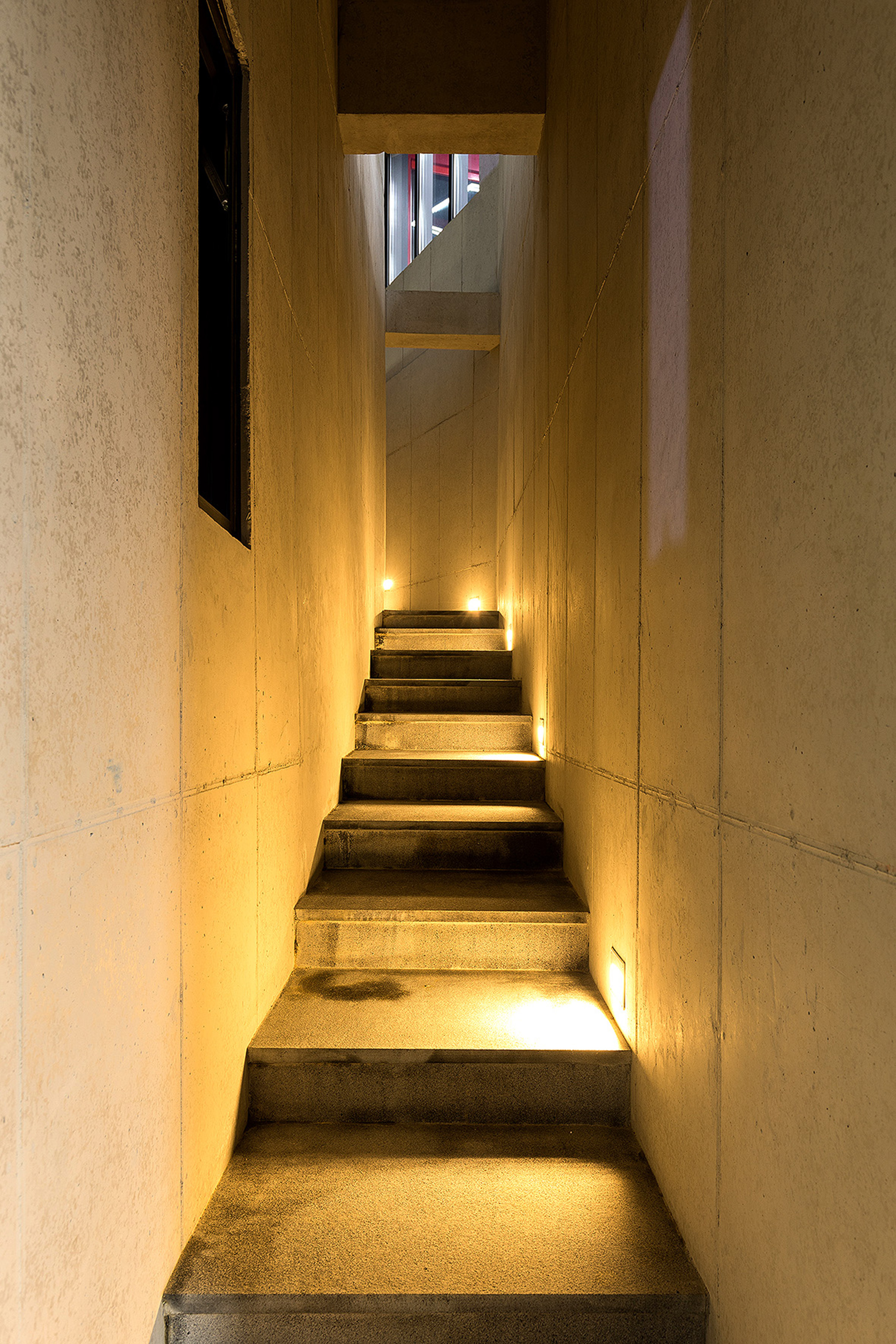 首尔市中心“半公共”小巷办公空间-39