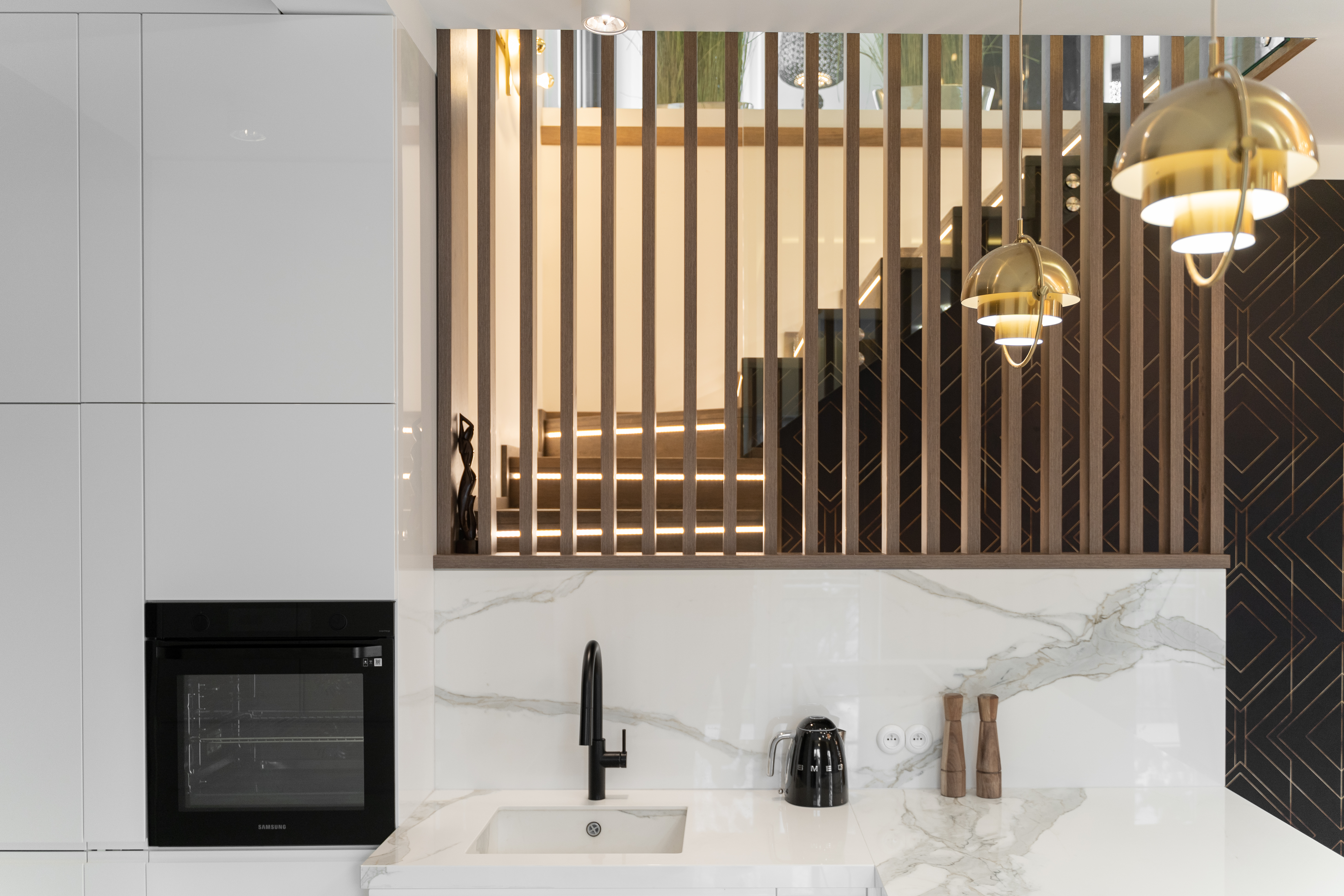 V44_open kitchen & dining room-15