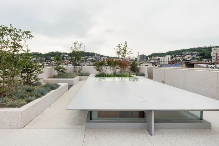 韩国时尚品牌办公大楼丨FHHH FRIENDS-13