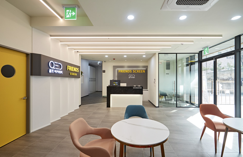 QED 高尔夫练习场 | 极简设计的 125 平米空间-16