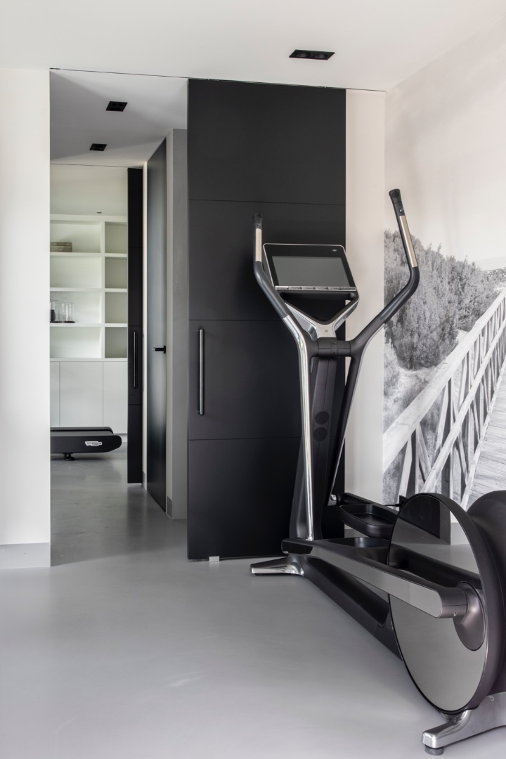 Vloer- en wandafwerking in Gooische villa-15