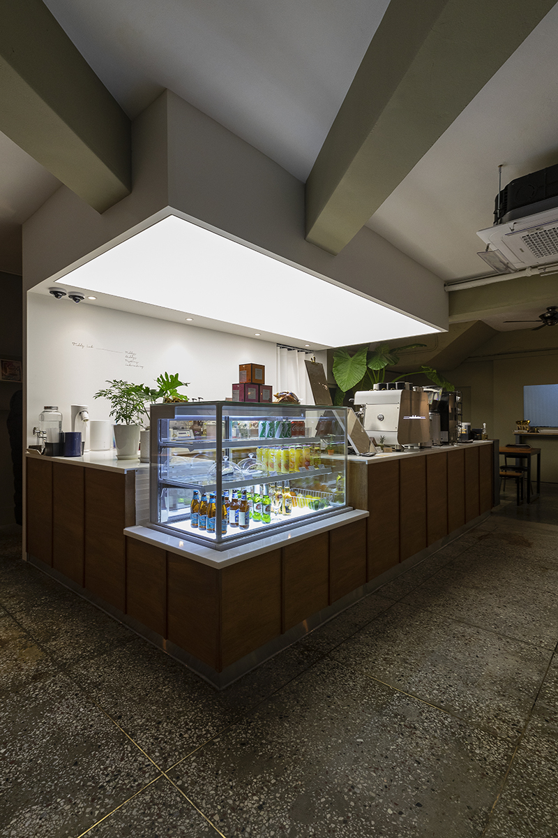 15 坪小屋变装，复古咖啡馆的温馨魅力-7