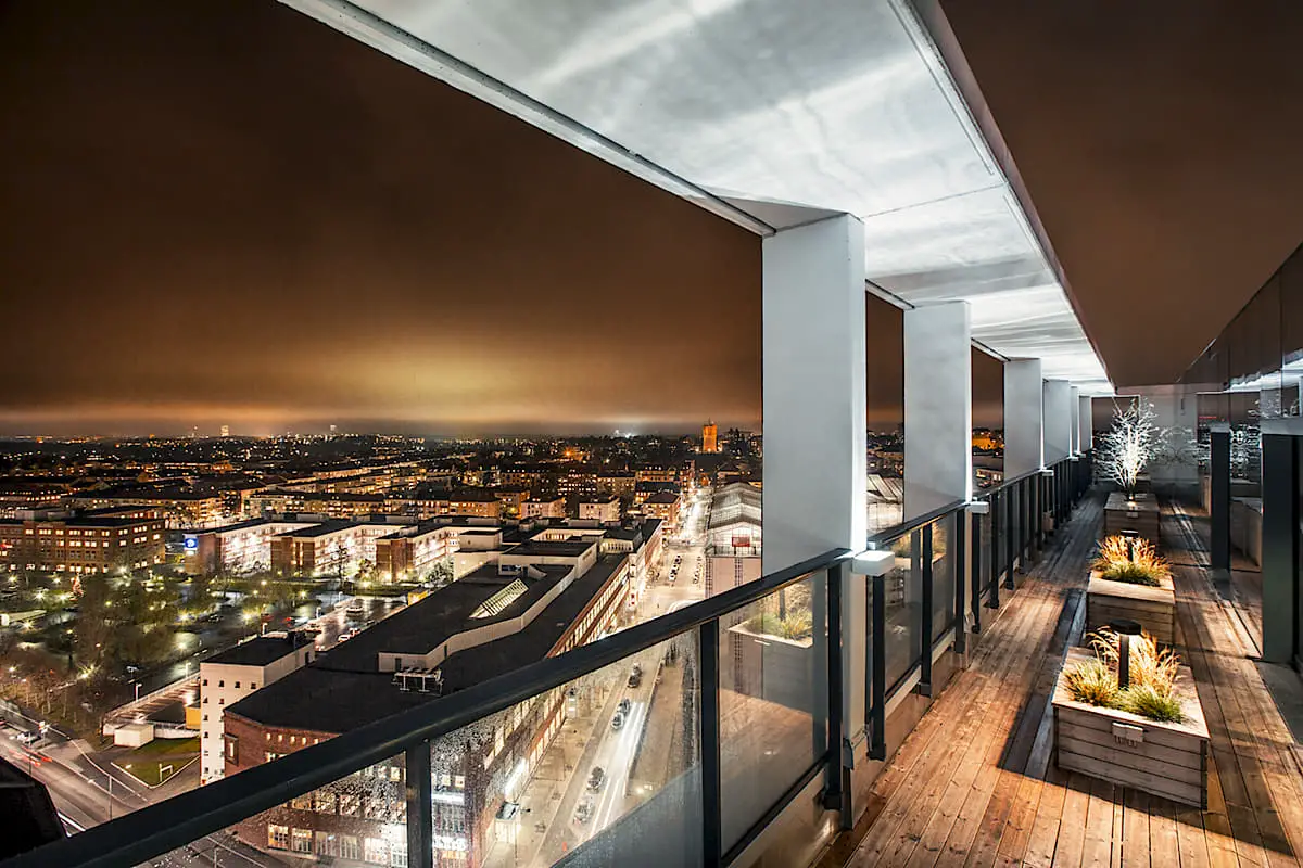 顶层阳光房设计，金属烟囱成亮点-12