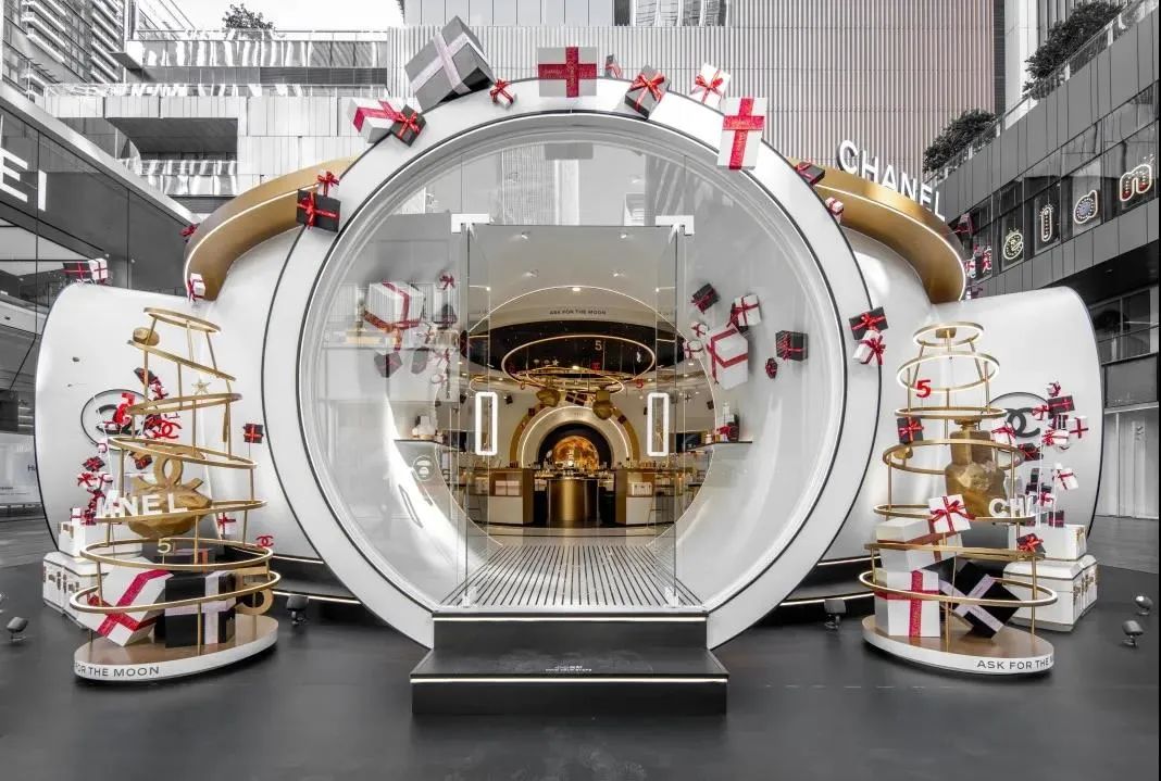 CHANEL 香奈儿 5 号限定创作系列快闪店设计丨米尚丽零售设计网-7