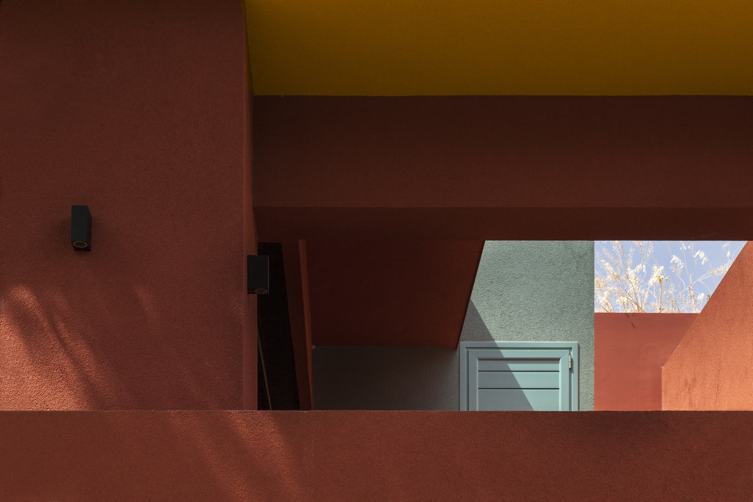 500 平米空间变形记 · 希腊 Psychiko 老旧住宅的现代重生-28