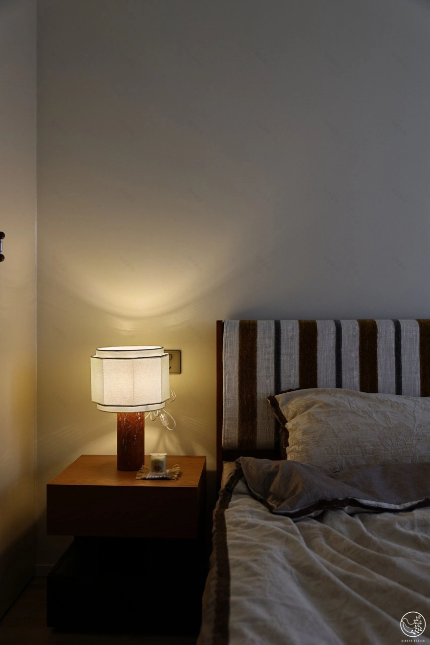 复古且时髦,在松弛与精致之间游刃有余-64