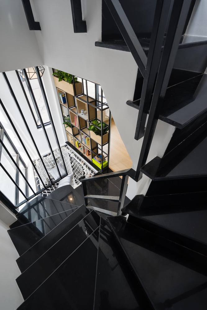 越南纸房子 | 城市拥挤空间的创意逃离-43