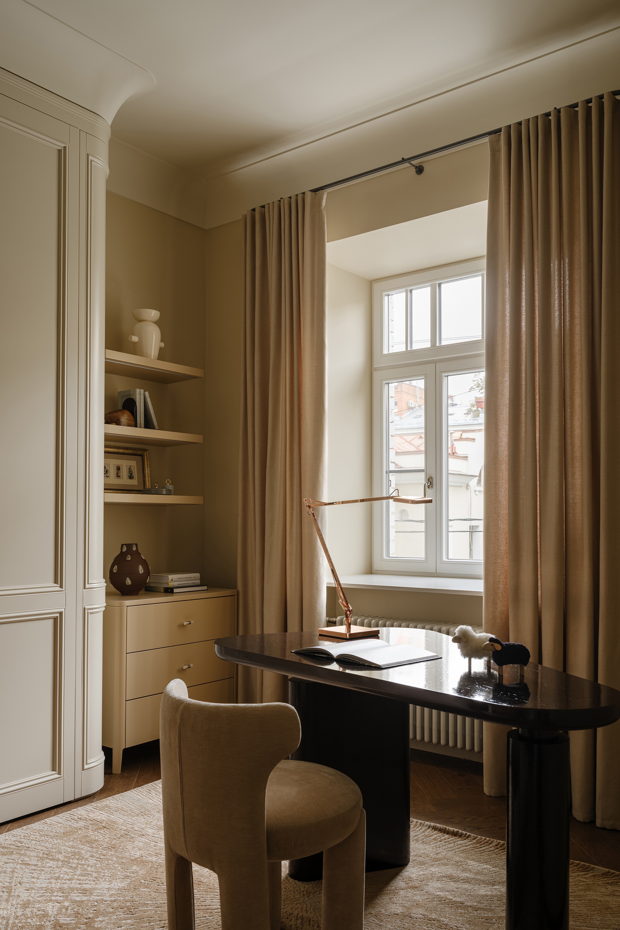 Elegant Apartment in Warm Tones : 当代设计表达丨Vera Lemeshko-18