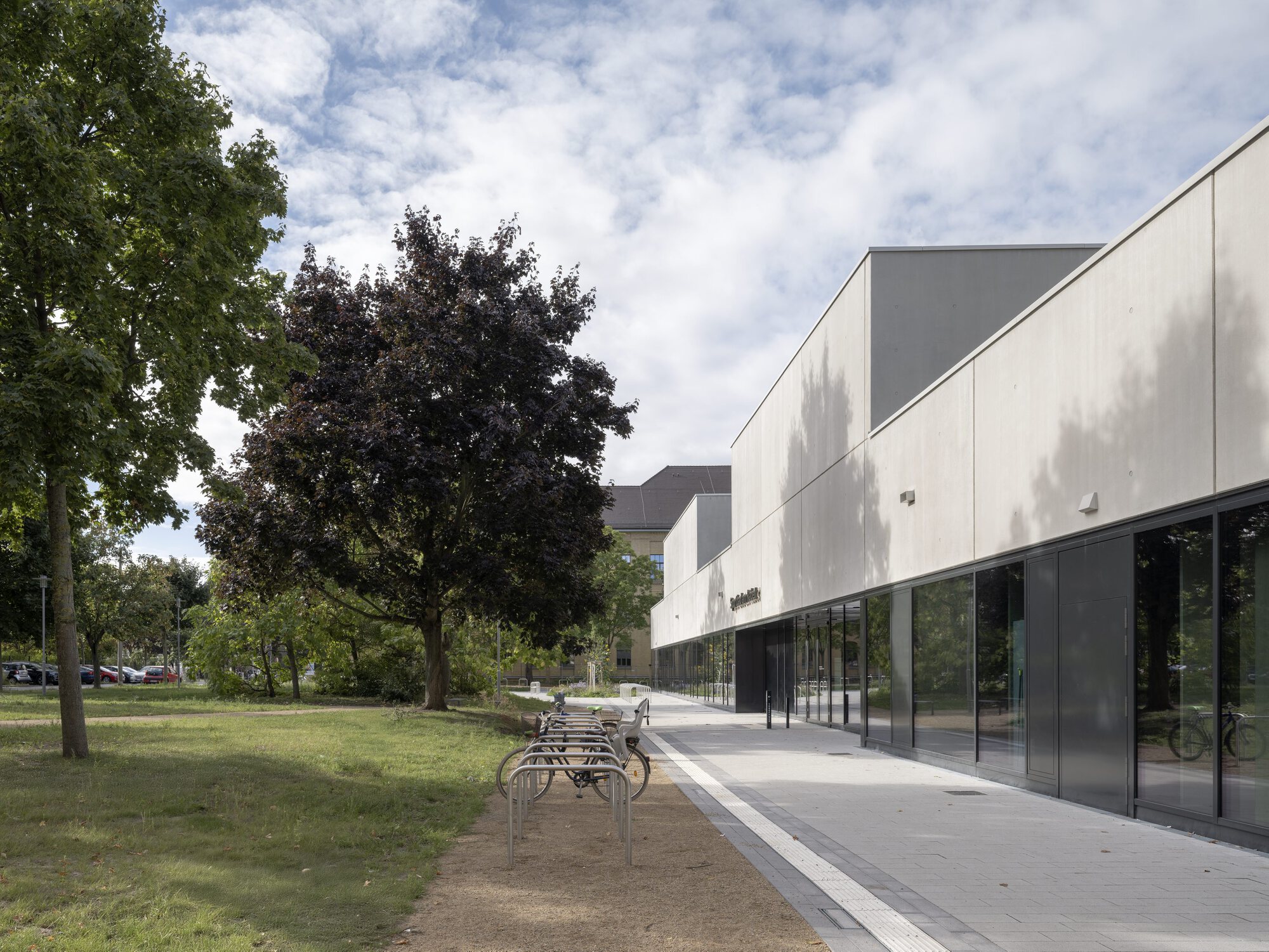 Sportbad am Rabet Modular Swimming Facility / gmp Architects-17
