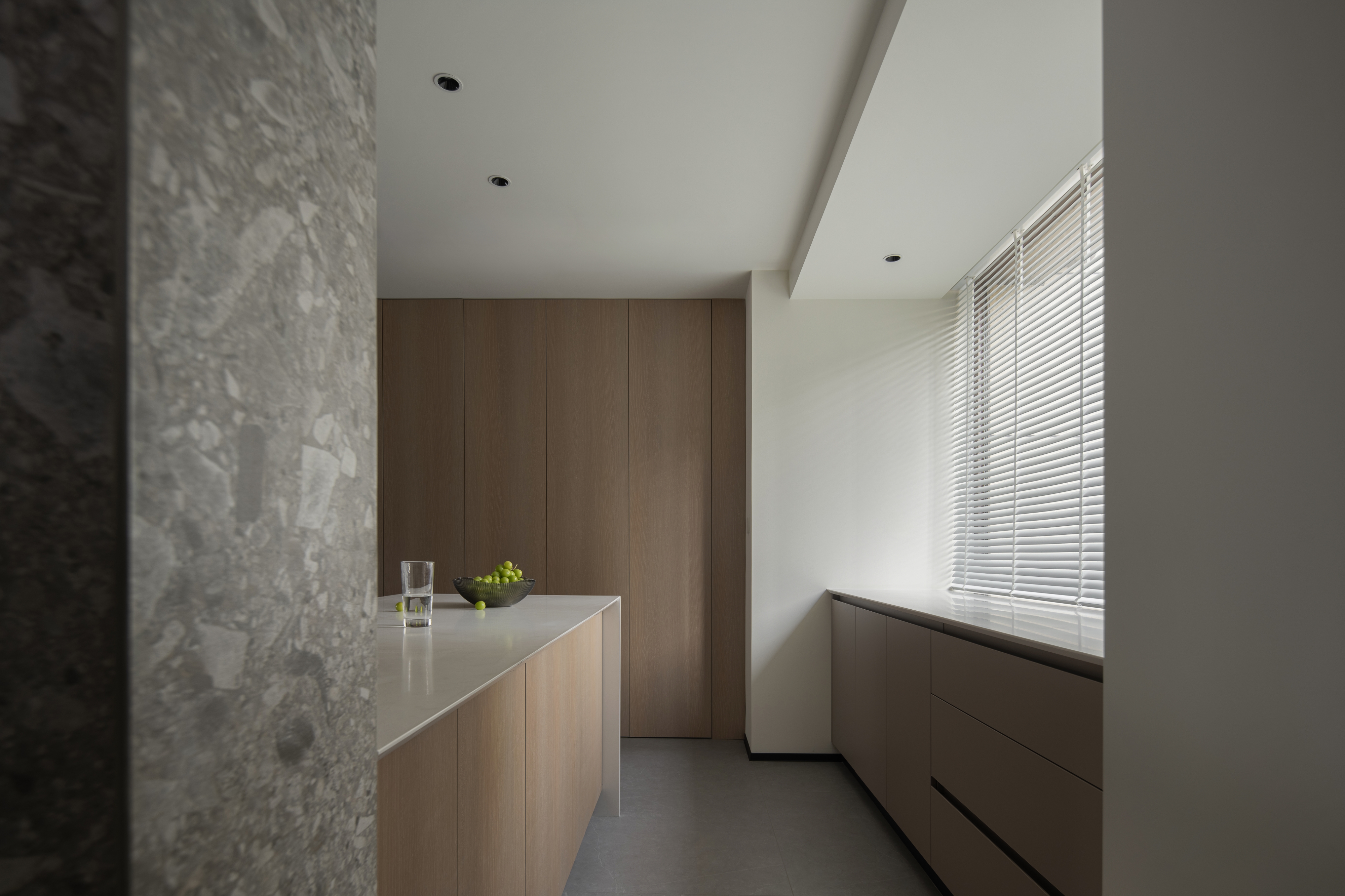 独享这套多巴胺式原木极简house-5