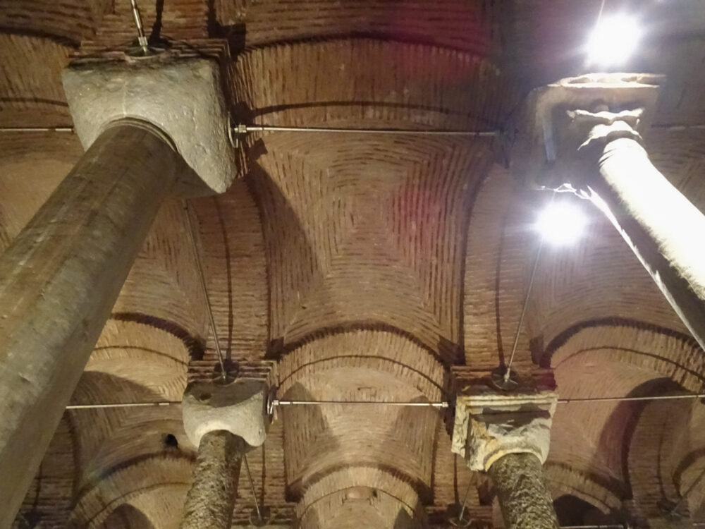 イスタンブールの地下宮殿(伊斯坦布尔的地下宫殿)丨不明-44