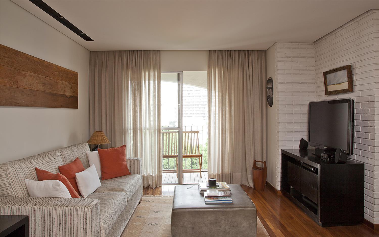 巴西公寓 Fernando,现代木质设计展现温馨居住氛围-2