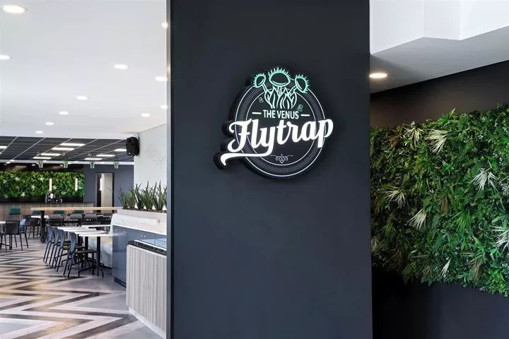 南非约翰内斯堡 Dynamic Technologies 办公室设计 | 活力四溢的多彩空间-0