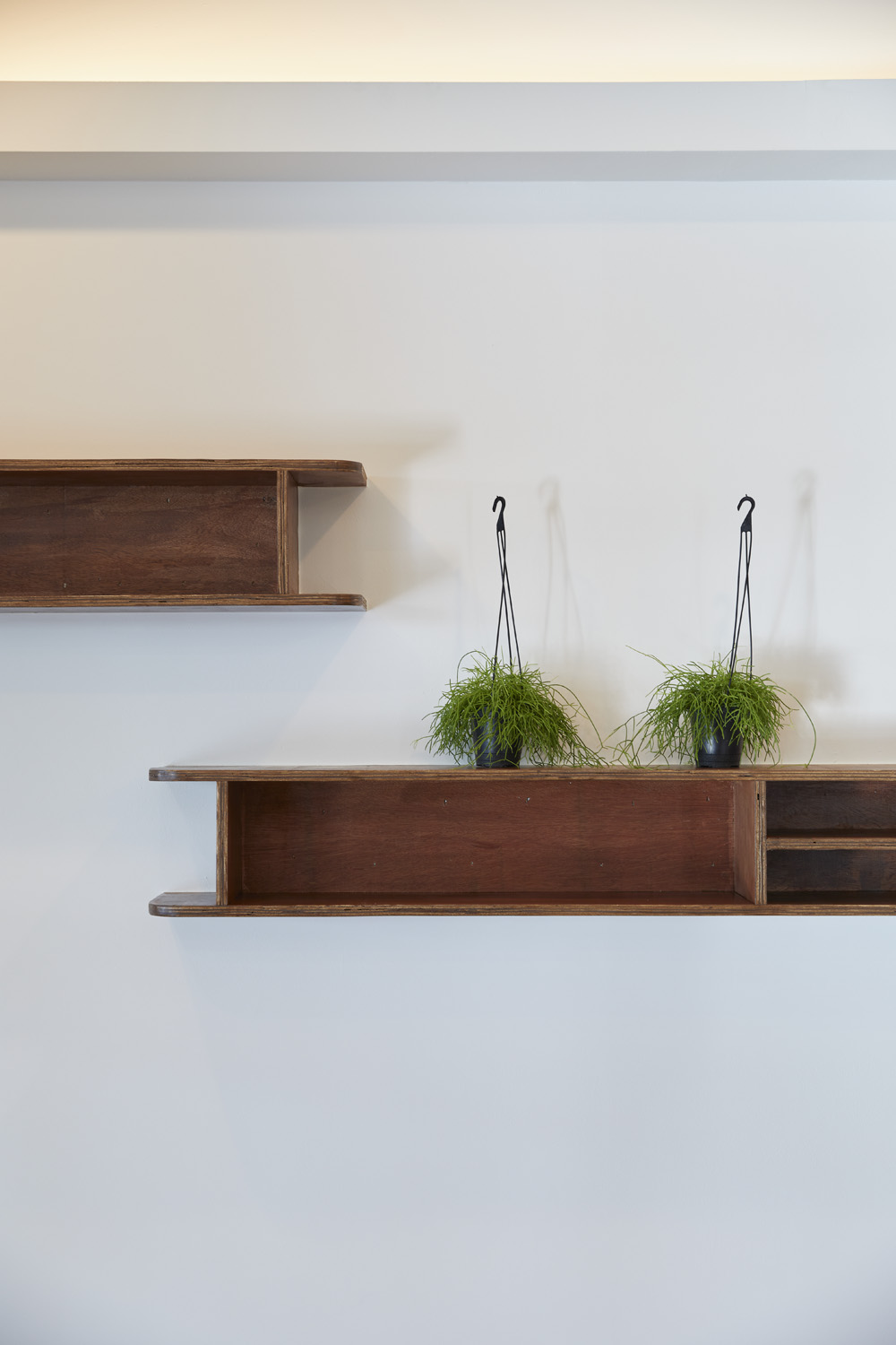 白色与木质的碰撞 | 50 平米瑜伽空间的极简设计-25