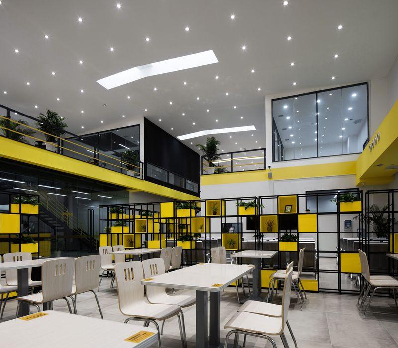 废旧仓库变身高颜值驾校，极简工业风诠释安全警示-2