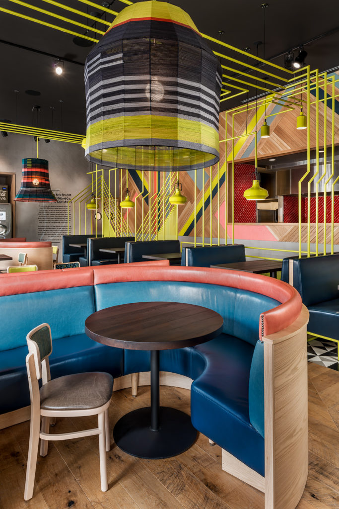 多伦多现代几何餐厅 色彩缤纷的设计盛宴-3