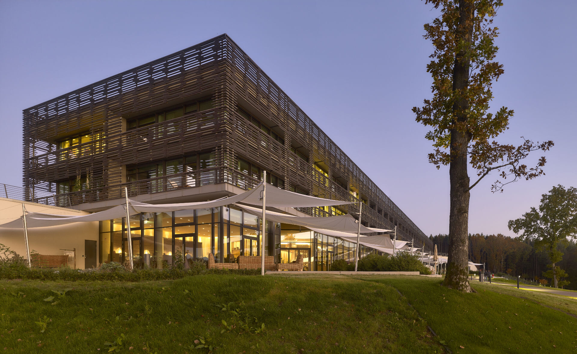 德国森林湖滨酒店 · 自然与建筑的和谐共生-29