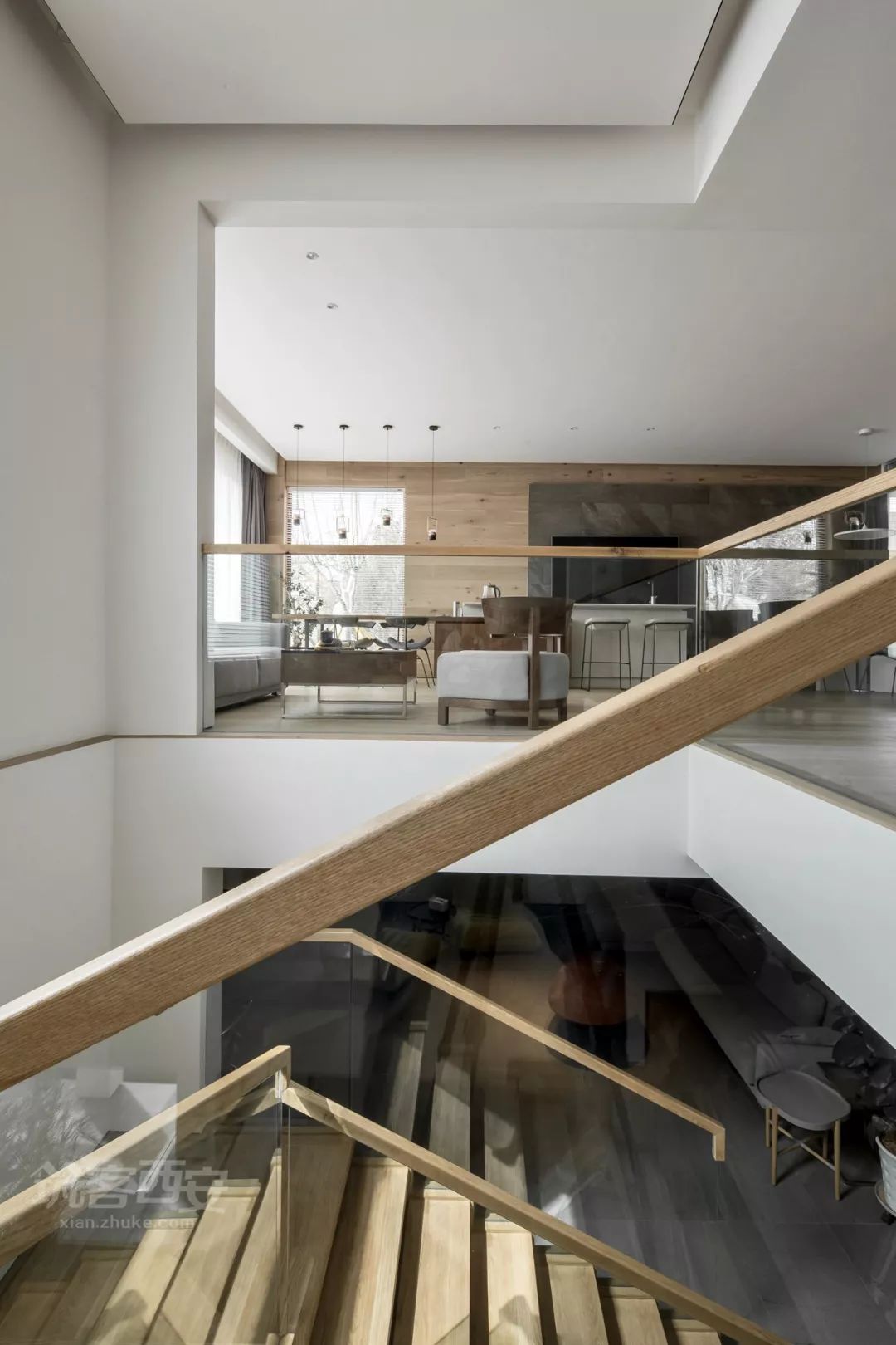 卧室变楼梯，颠覆性的复式空间设计-21