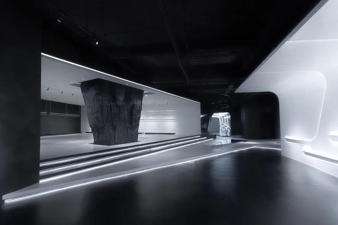 MEAT MARKET 国际奢侈品买手店丨中国杭州丨楊偉建築空間設計事務所-31