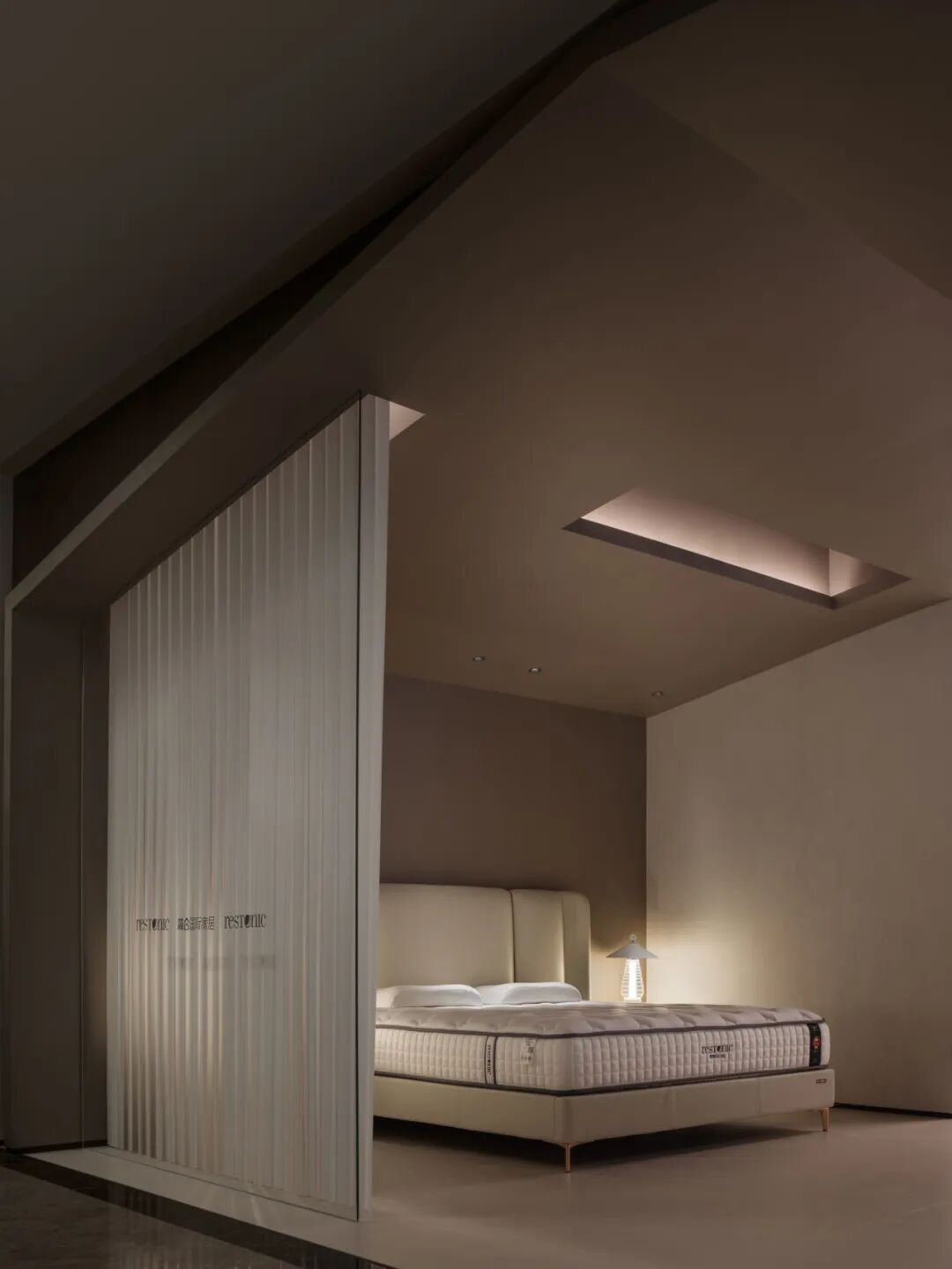 简美 · 商业丨RESTONIC美国蕾丝床垫  上海吴中店丨中国上海丨广州简美设计-46
