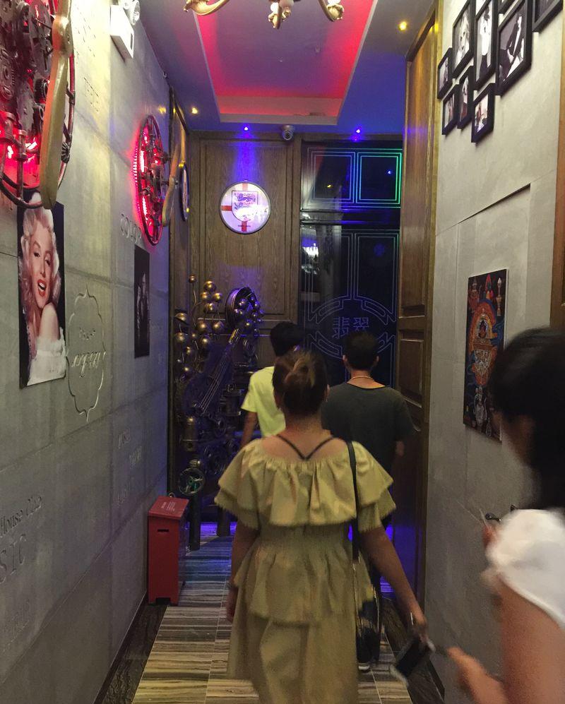 海南昌江呀诺达复古文艺酒吧-4