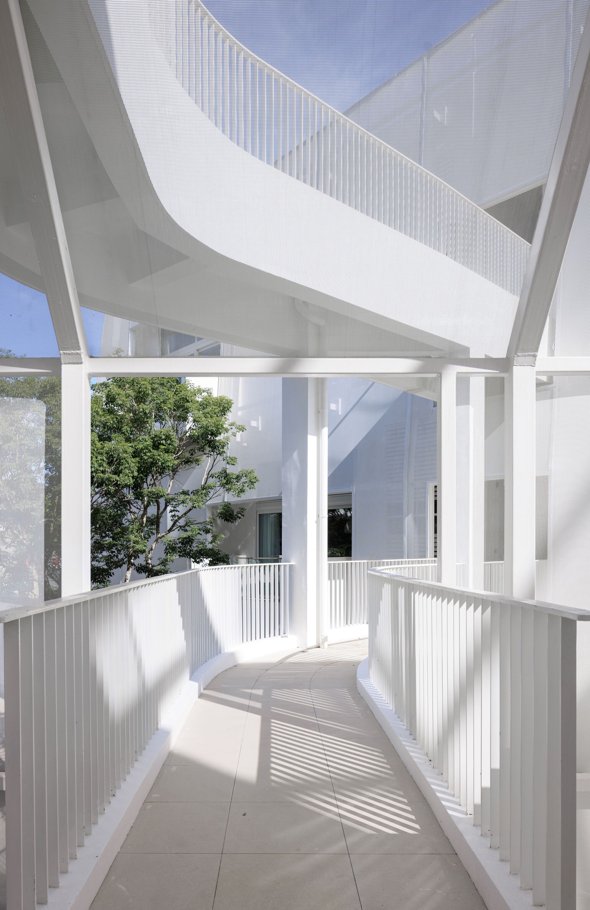 Flickering Peak CP·SUN RIVER Art Gallery / Wutopia Lab-34