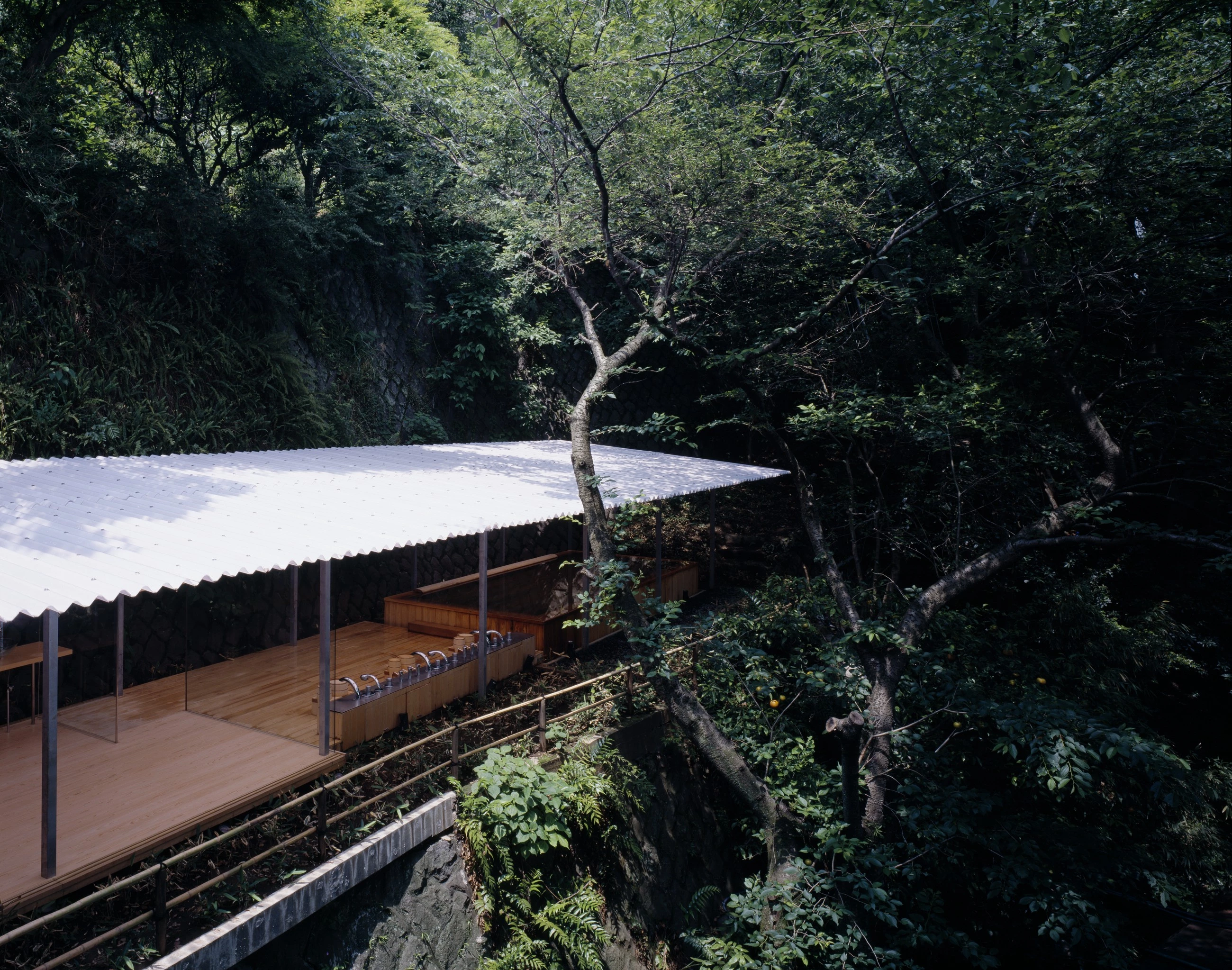 隈研吾打造日本顶级温泉旅馆户外半露天浴池-17