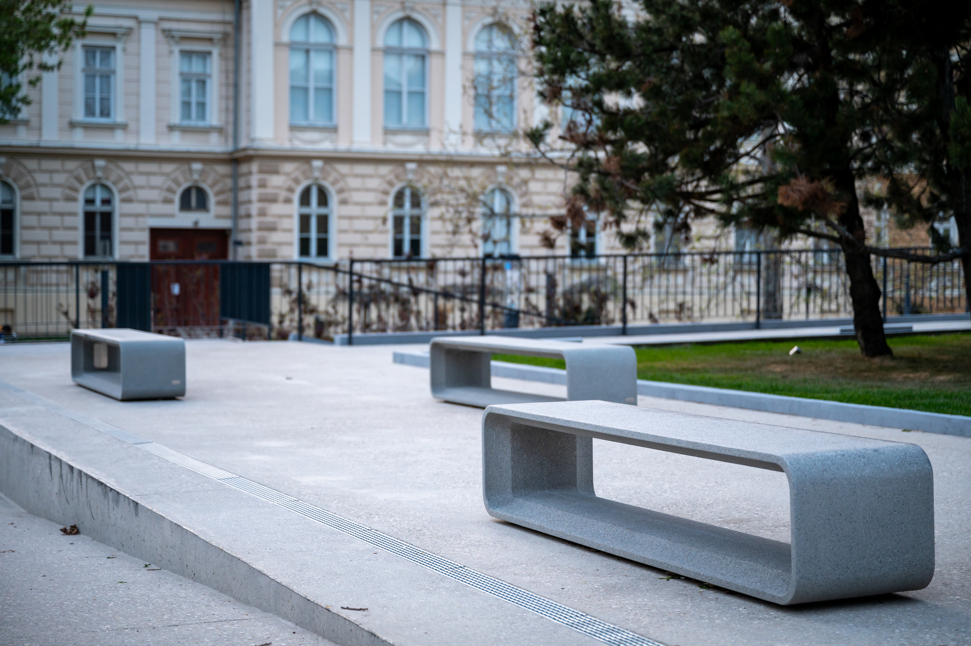 Vojvodina当代艺术博物馆前高原翻新丨DBA doo-14