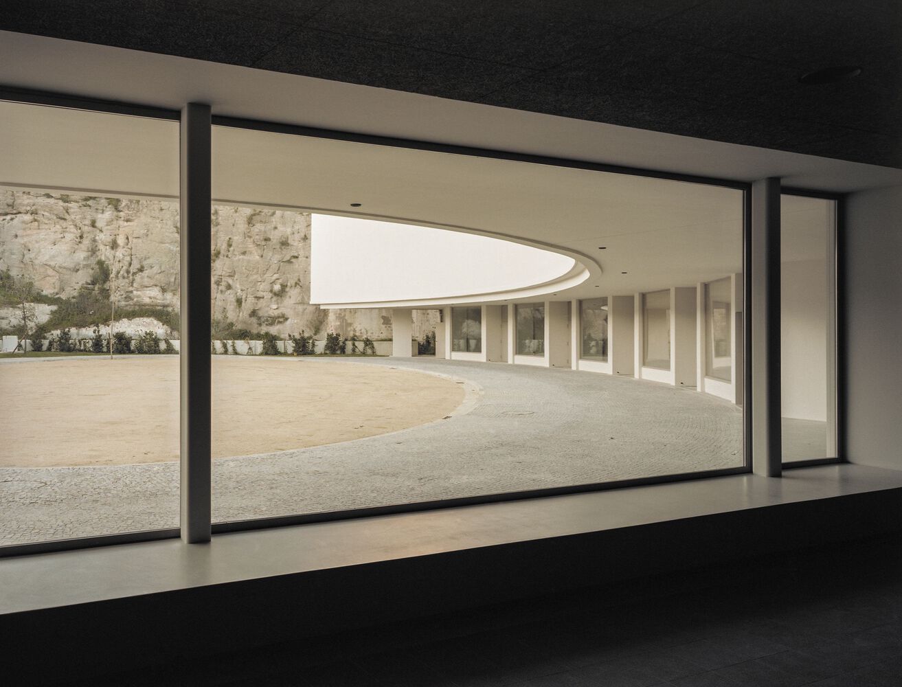 托雷斯韦德拉斯狂欢节艺术中心丨葡萄牙丨José Neves-26